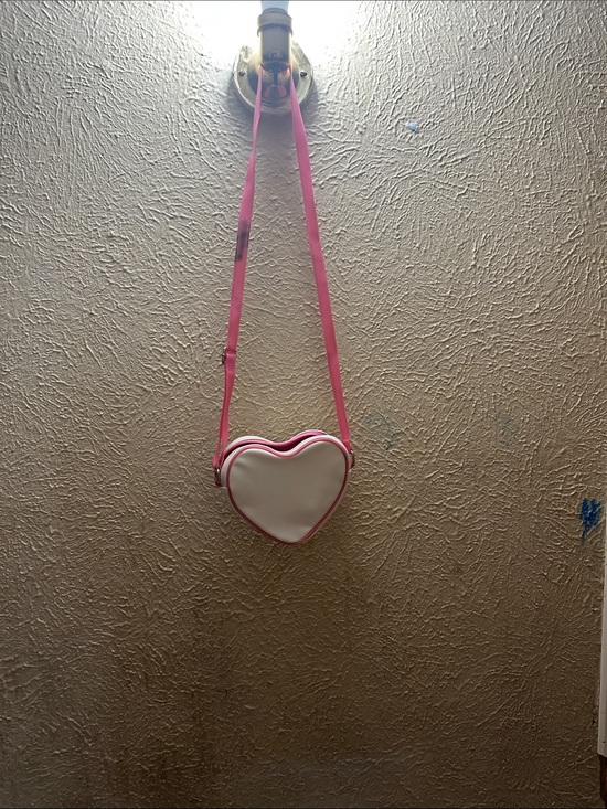 Handbags - Heart Crossbody Bag in White and Pink